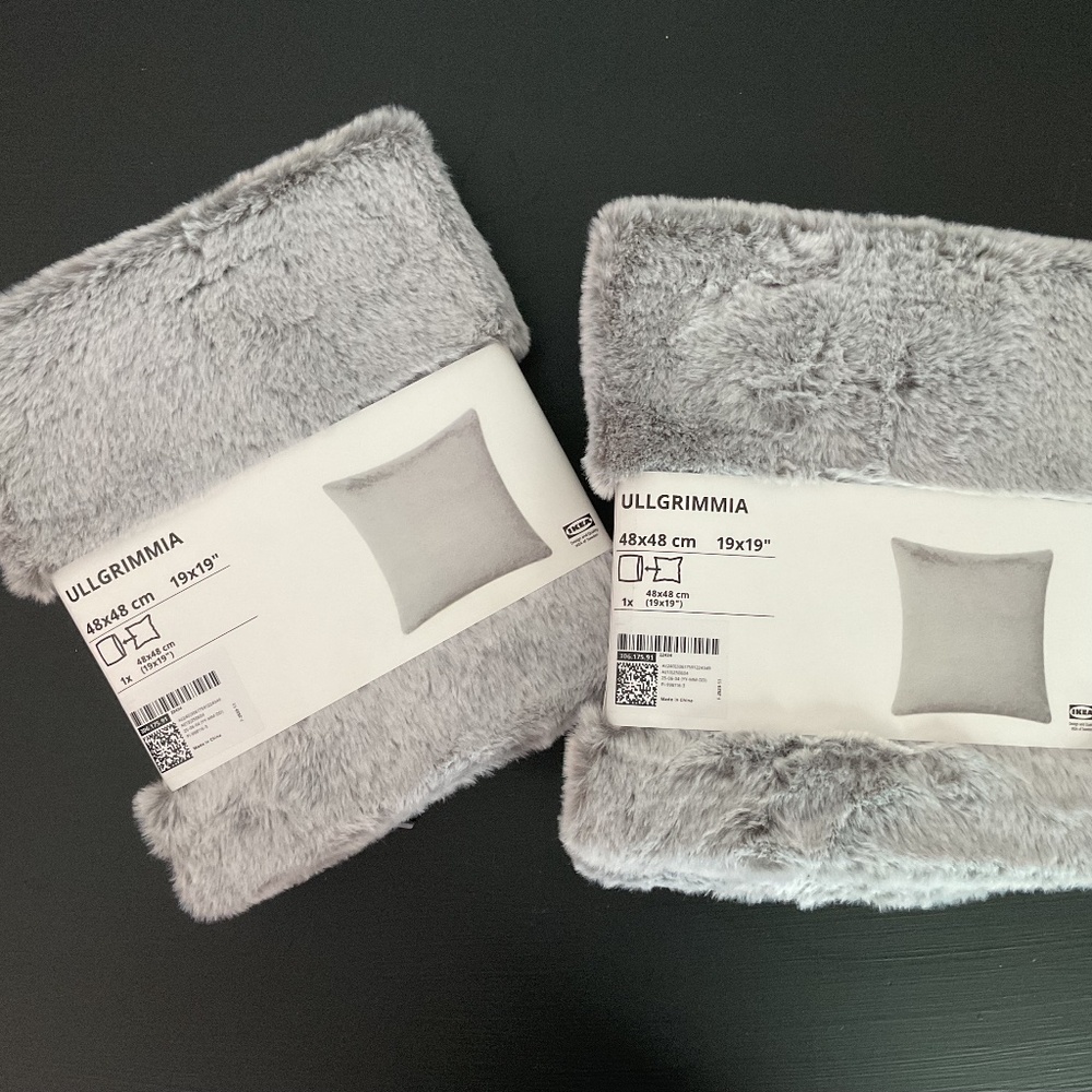 NWT Set of 2 IKEA ULLGRIMMIA Pillow Covers Super Soft Light Gray Faux Fur Plush